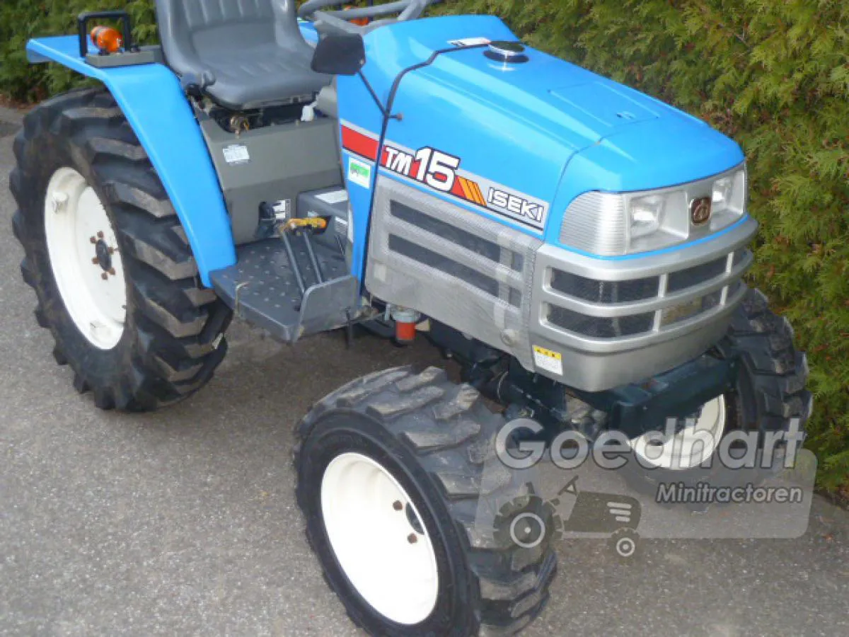Mini tractor Iseki TM15 op industriebanden